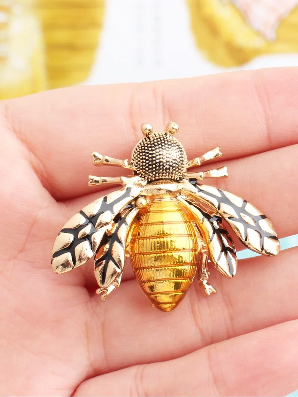 Gold Tone Honey Bee Brooch Pin Amber Body Statement Insect Jewellery